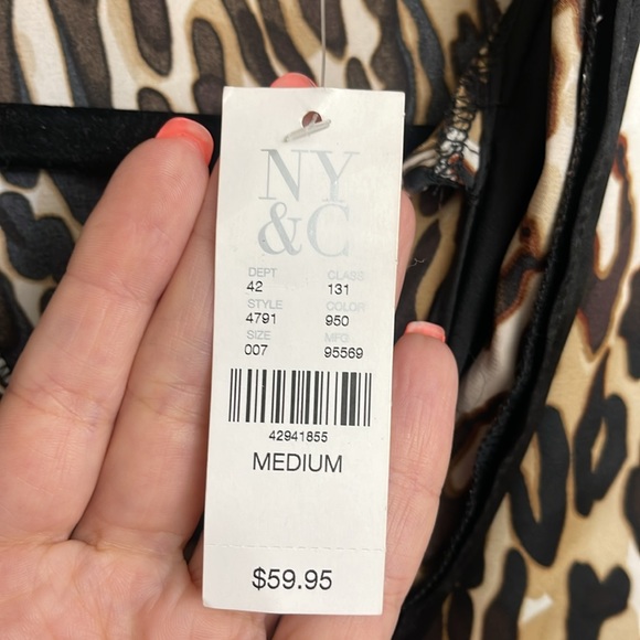 New York and company blouse - Picture 2 of 2